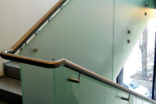 Transparent Design - Scari, trepte, balustrade si pardoseli din sticla